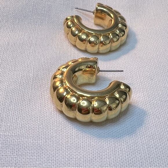 1950s VINTAGE JUDY LEE JEWELRY MID CENTURY EARRINGS GOLDTONE POST HOOPS - Picture 5 of 11